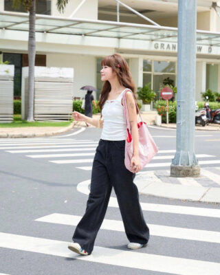 Quần jeans ống rộng lưng cao